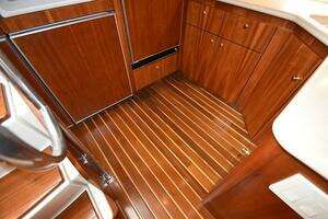 2001 Tiara Yachts 52 Sport Yacht thumbnail 24