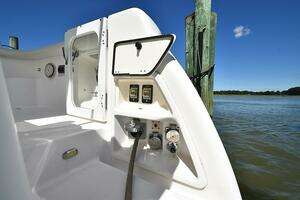 2001 Tiara Yachts 52 Sport Yacht thumbnail 37
