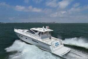 2001 Tiara Yachts 52 Sport Yacht thumbnail 44