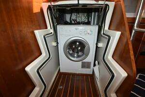 2001 Tiara Yachts 52 Sport Yacht thumbnail 12