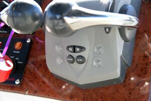 2010 38 Silverton Sedan Bridge - Pura Vida