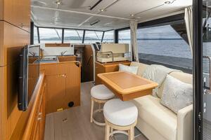 Cheers 35ft Beneteau Yacht For Sale