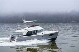 Cheers 2019 Beneteau Swift Trawler 35 Yacht For Sale in Seattle WA