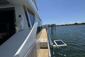 2018 Azimut 66 Flybridge thumbnail 20