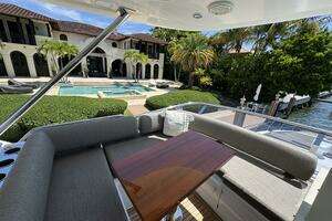 2018 Azimut 66 Flybridge thumbnail 26