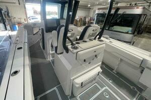 Center Console Cockpit Layout with Leaning Post and Helm Sea