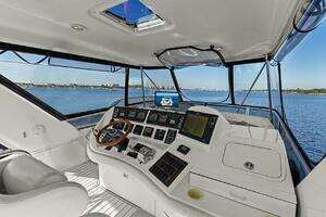 1998 Sea Ray 480 Sedan Bridge thumbnail 3