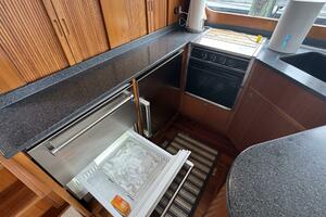 Johnson  amp  Johnson 52ft Jefferson Yacht For Sale