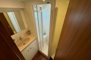 Johnson  amp  Johnson 52ft Jefferson Yacht For Sale