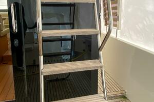 Ladder to Flybridge