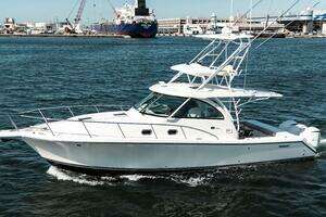  2016 Pursuit OS 385 Offshore Yacht For Sale in Fort Lauderdale FL
