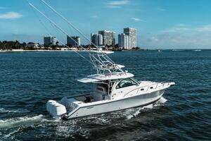 2016 Pursuit OS 385 Offshore Yacht For Sale in Fort Lauderdale FL