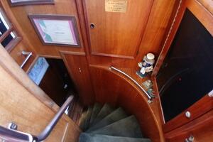 Concrete Idea 48ft Hatteras Yacht For Sale