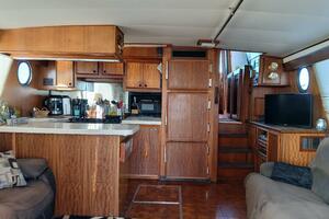 Concrete Idea 48ft Hatteras Yacht For Sale