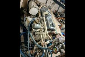 Concrete Idea 48ft Hatteras Yacht For Sale