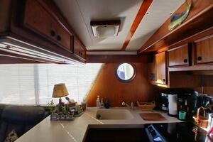 Concrete Idea 48ft Hatteras Yacht For Sale