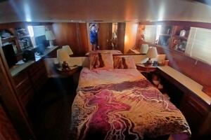 Concrete Idea 48ft Hatteras Yacht For Sale