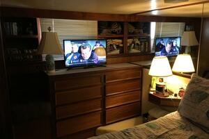 Concrete Idea 48ft Hatteras Yacht For Sale