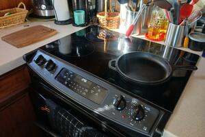 Concrete Idea 48ft Hatteras Yacht For Sale