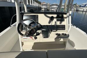 Bae Life 27ft Boston Whaler Yacht For Sale