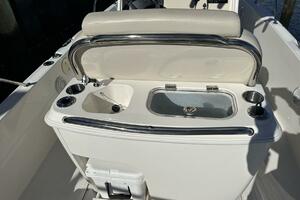 Bae Life 27ft Boston Whaler Yacht For Sale