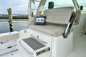 34ft Boston Whaler Yacht For Sale