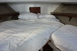 37ft Tollycraft Yacht For Sale