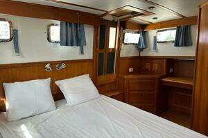 1997 Sabre SABRELINE 474 Trawler thumbnail 11