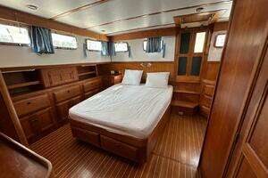1997 Sabre SABRELINE 474 Trawler thumbnail 10