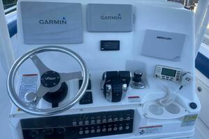 LIVING SIMPLE 28ft Mako Yacht For Sale