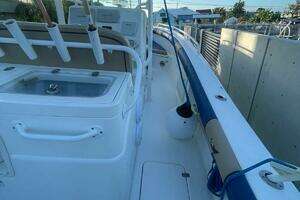 2016 Mako 284 Center Console thumbnail 12