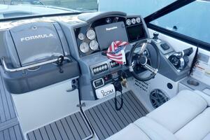 Ship Faced 35ft Formula Yacht For Sale
