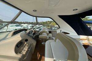 2001 Sea Ray 540 Sundancer thumbnail 15