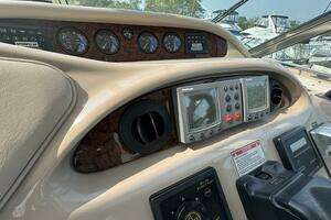 2001 Sea Ray 540 Sundancer thumbnail 17