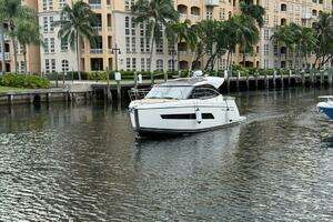 34-ft-Carver-2019-C34-MJ-Aventura Florida United States yacht for sale