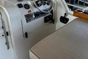 2000 Mainship 34 Pilot thumbnail 7