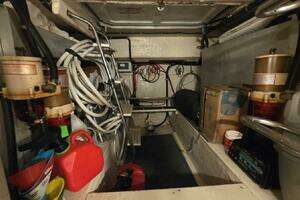 1998 Navigator 5300 thumbnail 94