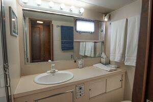 1975 Hatteras 58 Yacht Fisherman thumbnail 24
