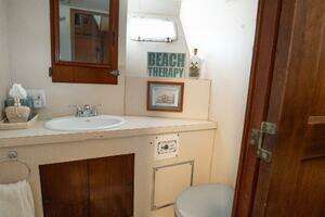 1975 Hatteras 58 Yacht Fisherman thumbnail 17