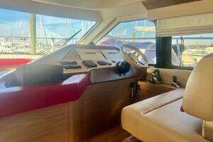 2017 Beneteau Monte Carlo 4 thumbnail 12