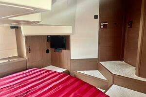 2017 Beneteau Monte Carlo 4 thumbnail 23