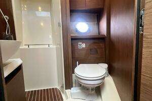 2017 Beneteau Monte Carlo 4 thumbnail 31