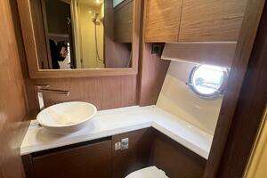 2017 Beneteau Monte Carlo 4 thumbnail 32