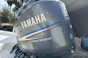 24ft NauticStar Yacht For Sale