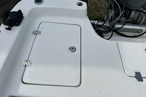 24ft NauticStar Yacht For Sale