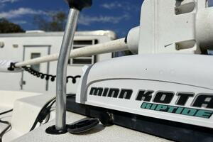 24ft NauticStar Yacht For Sale