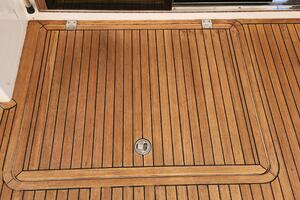 Different Drummer 50ft Viking Princess Yacht For Sale