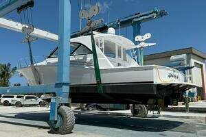 2020 Hatteras GT45 Express thumbnail 11