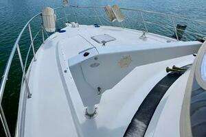 1996 Cruisers Yachts 4285 Express Bridge thumbnail 26