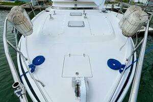 1996 Cruisers Yachts 4285 Express Bridge thumbnail 25